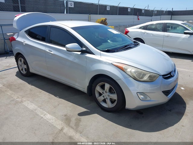 Salvage Hyundai ELANTRA Image