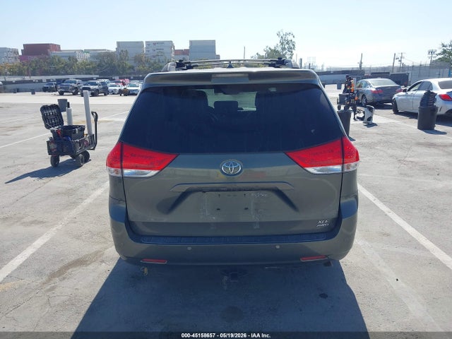 Toyota Sienna Xle