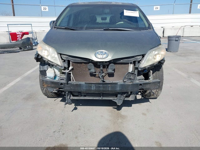 Toyota Sienna Xle