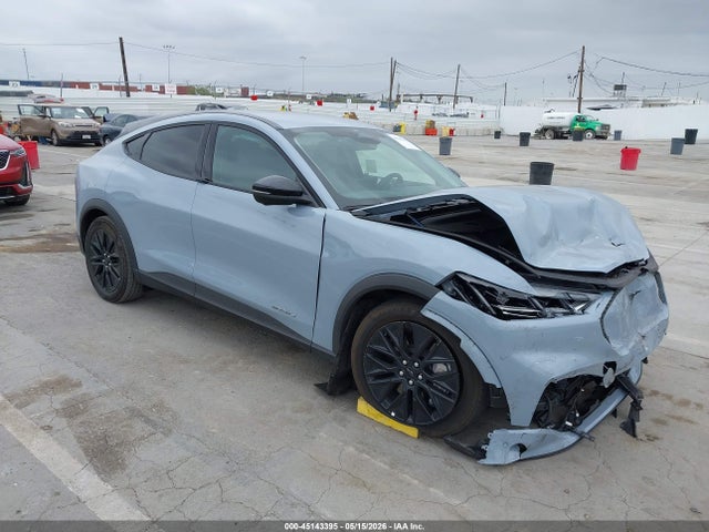 Salvage Ford Mustang Image