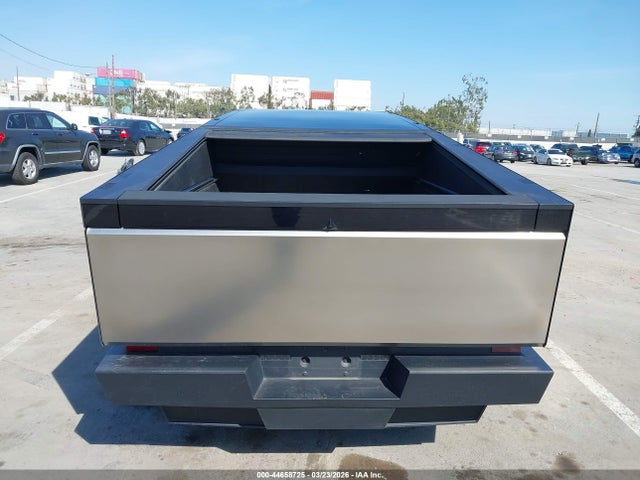 Tesla Cybertruck All-wheel Drive