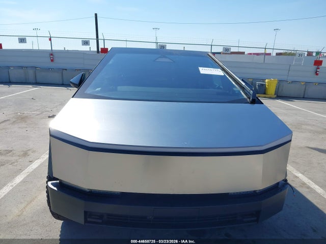 Tesla Cybertruck All-wheel Drive