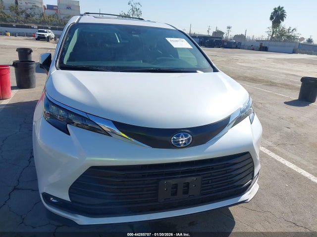 Toyota Sienna Xle