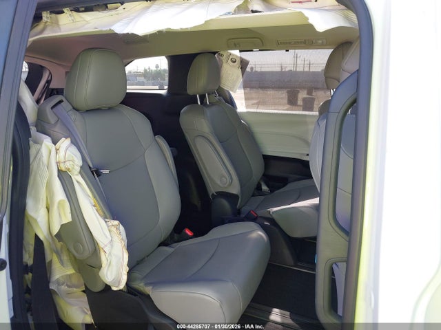 Toyota Sienna Xle