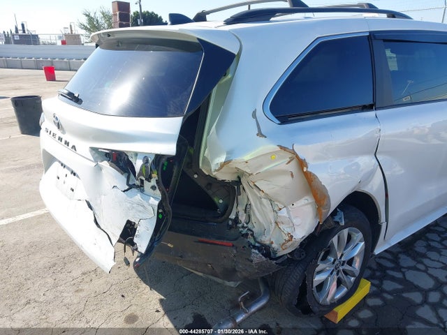 Toyota Sienna Xle