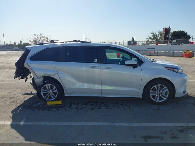 Toyota Sienna Xle
