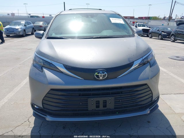 Toyota Sienna Xle
