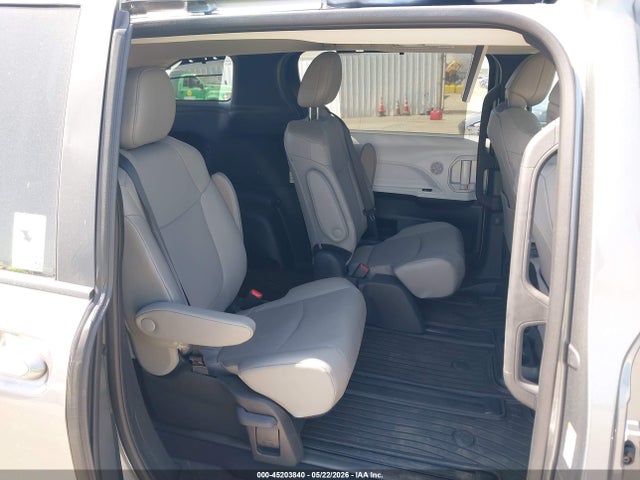 Toyota Sienna Xle