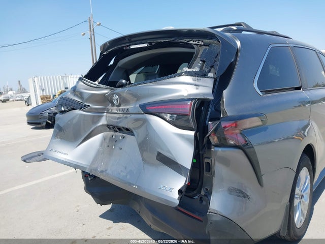 Toyota Sienna Xle