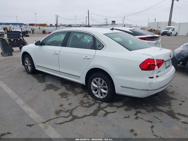 Volkswagen Passat 1.8t S