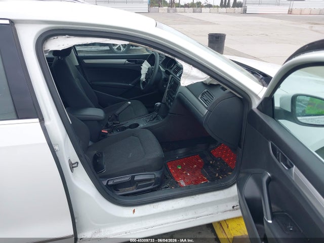 Volkswagen Passat 1.8t S