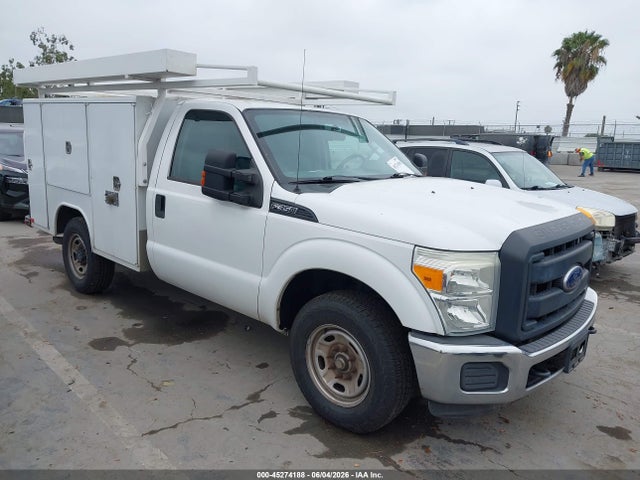 Salvage Ford F-350 Image
