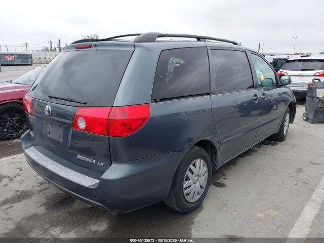 Toyota Sienna Le
