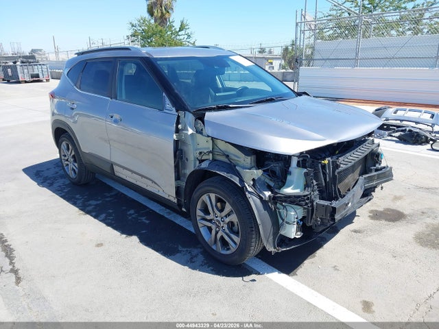 Salvage Kia Seltos Image