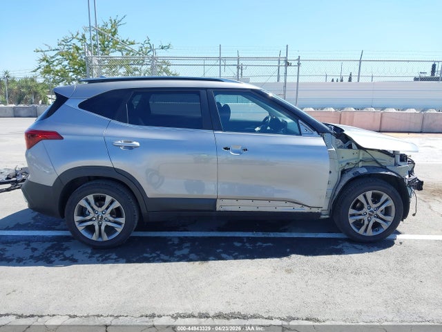 Kia Seltos S