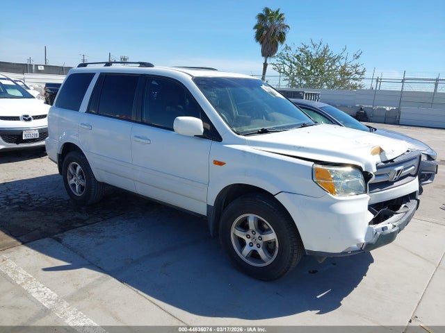 Salvage Honda Pilot Image