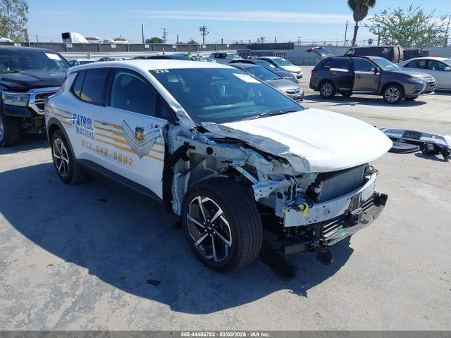 Salvage Chevrolet Equinox Image