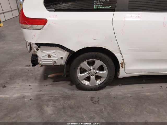 Toyota Sienna Le V6 8 Passenger