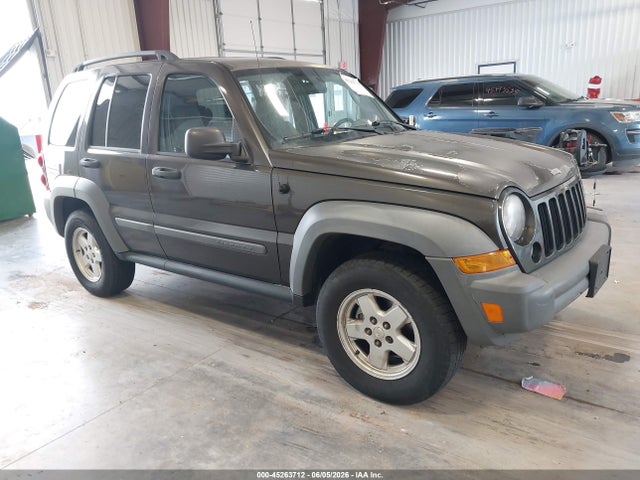 Salvage Jeep Liberty Image