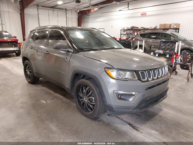 Salvage Jeep Compass Image