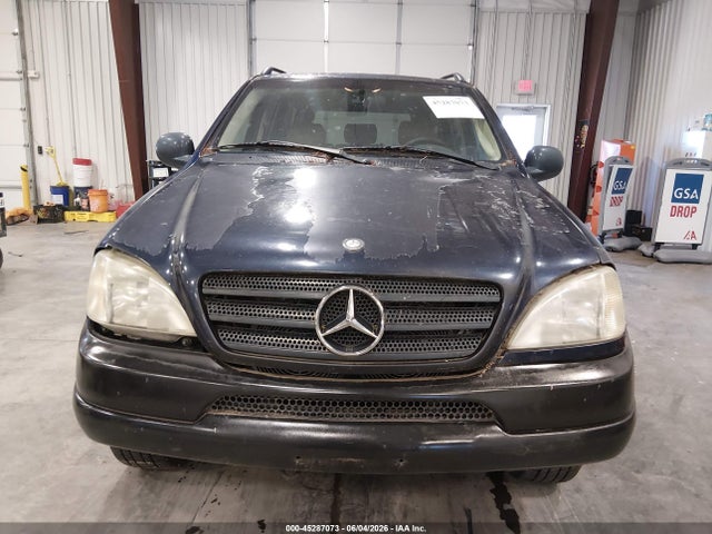Mercedes-Benz M-Class 320