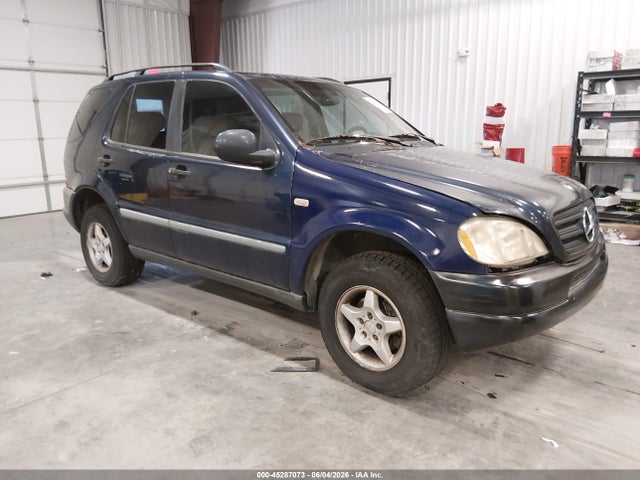 Salvage Mercedes-Benz M-Class Image
