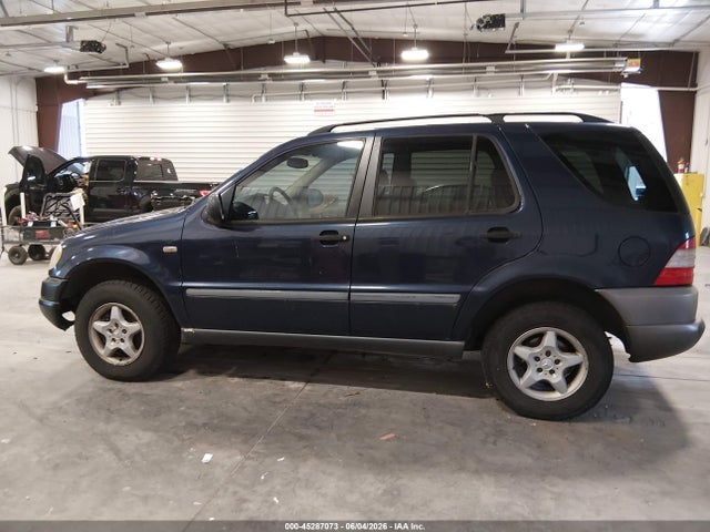 Mercedes-Benz M-Class 320