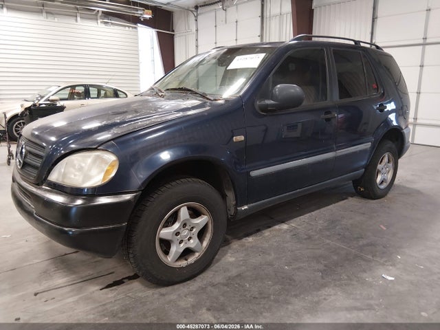 Mercedes-Benz M-Class 320