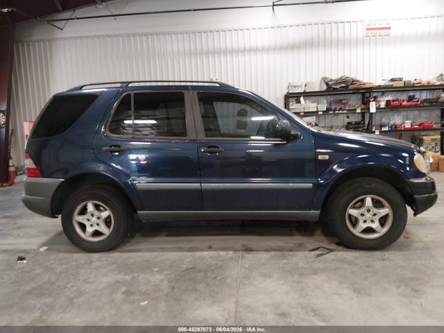 Mercedes-Benz M-Class 320