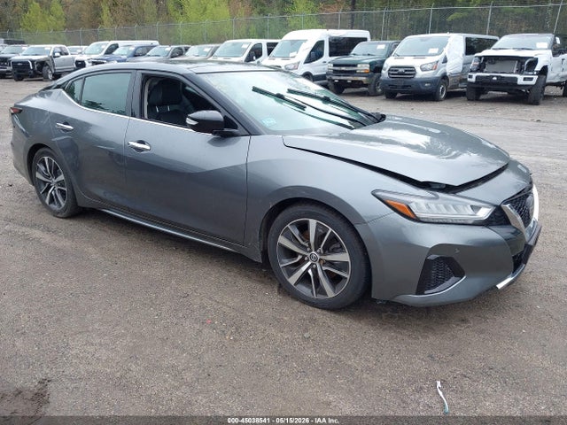 Salvage Nissan Maxima Image