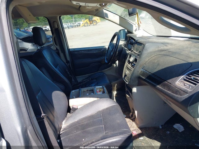 Chrysler Town & Country Touring