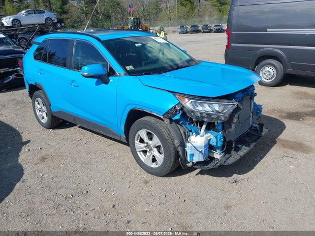 Salvage Toyota RAV4 Image