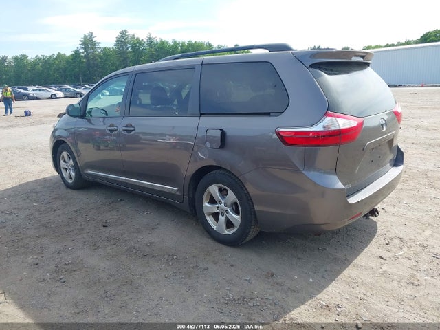 Toyota Sienna Le 8 Passenger