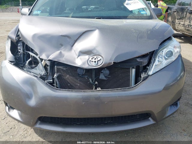 Toyota Sienna Le 8 Passenger