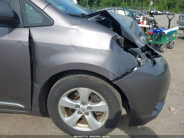 Toyota Sienna Le 8 Passenger