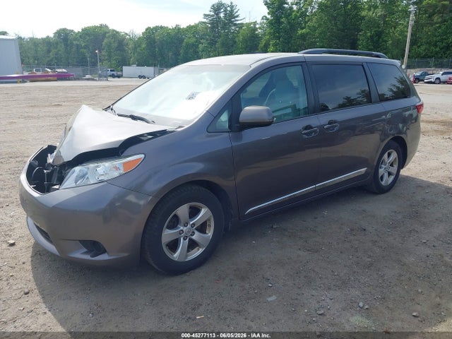 Toyota Sienna Le 8 Passenger