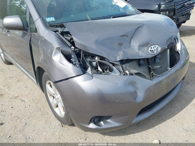 Toyota Sienna Le 8 Passenger