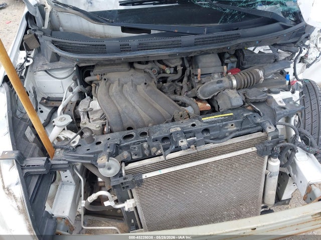 Nissan Versa 1.6 S+