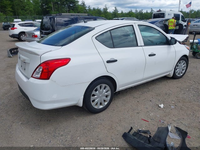 Nissan Versa 1.6 S+