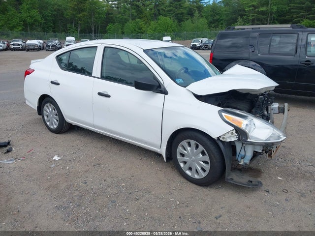 Salvage Nissan Versa Image
