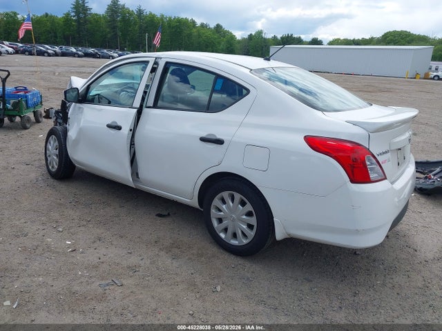 Nissan Versa 1.6 S+