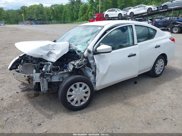 Nissan Versa 1.6 S+