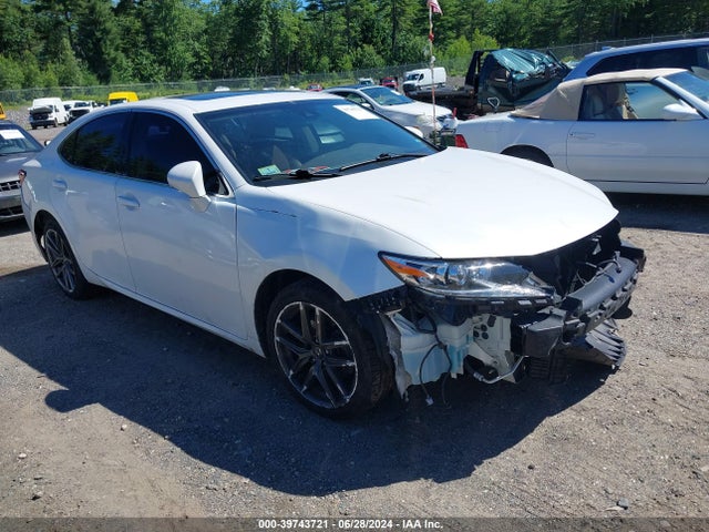 Salvage Lexus Es Image