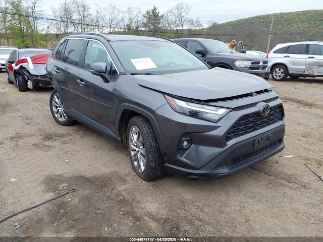 Salvage Toyota RAV4 Image