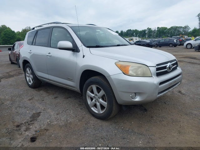 Salvage Toyota RAV4 Image