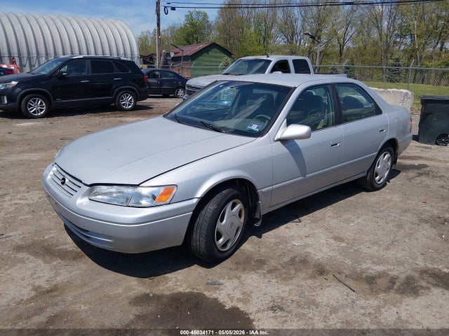 Toyota Camry Le V6