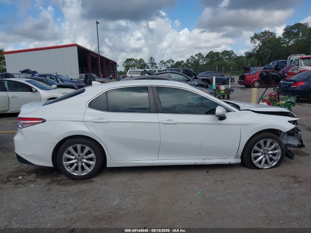Toyota Camry Le