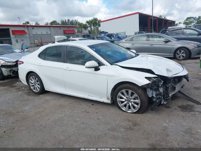 Salvage Toyota Camry Image