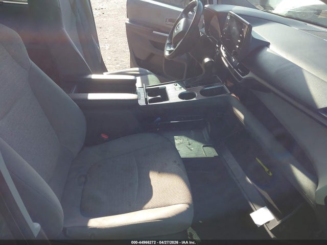 Toyota Sienna Le