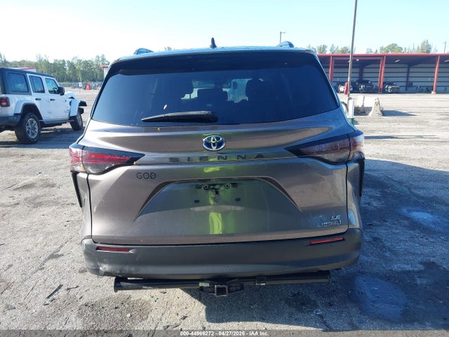 Toyota Sienna Le